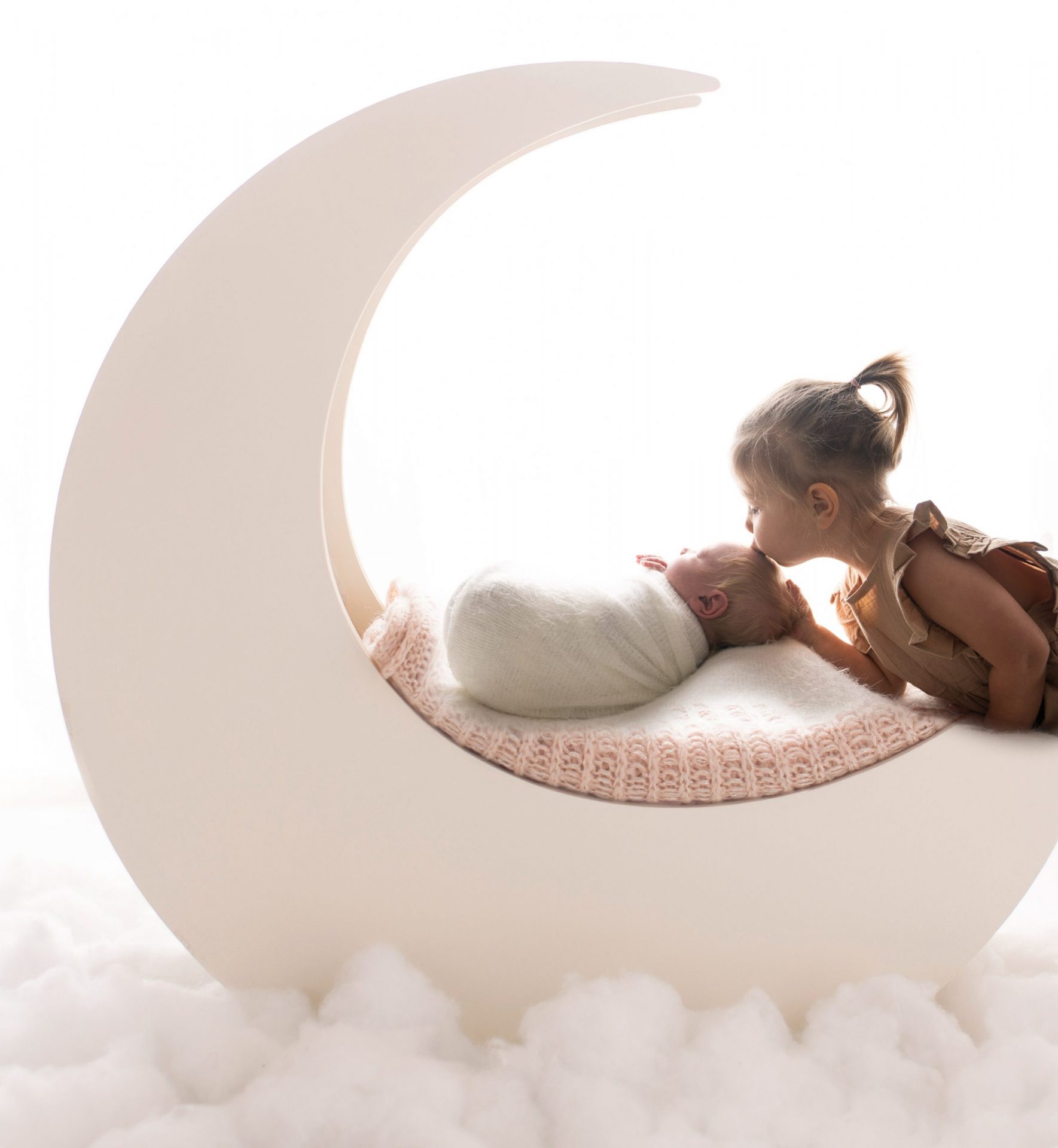 dreamy-moon-with-cloudsweb(1)